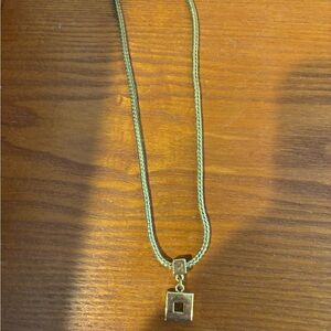 Elegant Gold Pendant Necklace